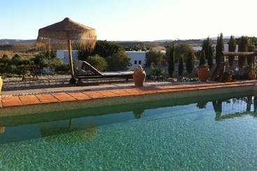 Отель Cortijo Los Malenos