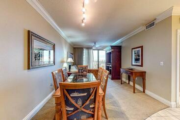 Отель Emerald Grande Condominiums At Harborwalk Village