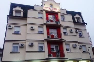 فندق Garni Rimski