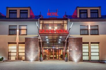 فندق Grand Royal