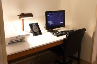 בית מלון כפרי Holiday Inn Express Cedar Rapids   Collins Road, An Ihg