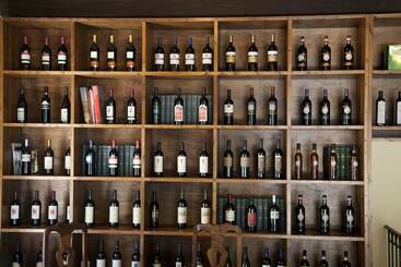 Отель Montelucci Country Resort & Agriturismo Di Charme