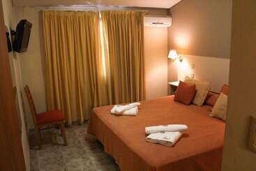 فندق Patio Mediterraneo Apart