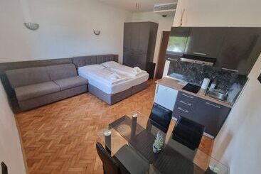 هتل آپارتمان Artrock Residence