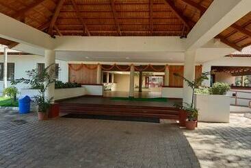 Kstdc Hotel Mayura Yagachi, Belur