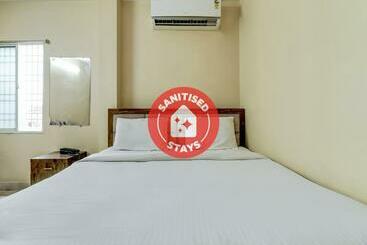 בית מלון כפרי Oyo 82567  Swagath Grand