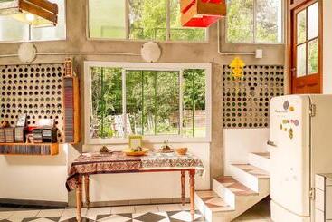 Hostel Casa De Artistas Multiespacio Tanti