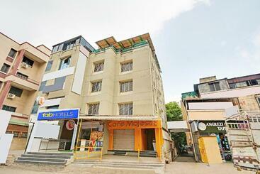 酒店 Fab Majestic Inn