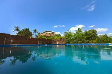 בית מלון כפרי The Palmnest Resort