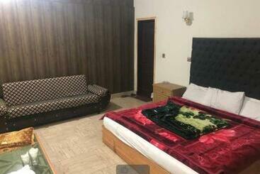 Hill Top Hotel, Shogran