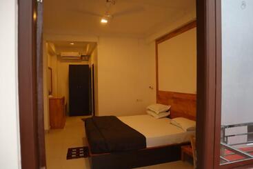 Coconhuts Beach Resort