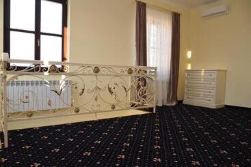 هتل Chateau Royal