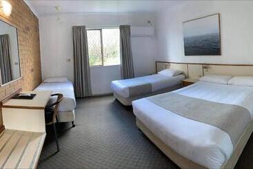 汽车旅馆  Country Comfort Gin Gin Wild Scotsman Motor Inn Qld