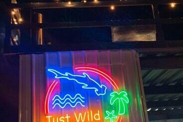 胶囊酒店 Just Wild Dive Center  Green Island