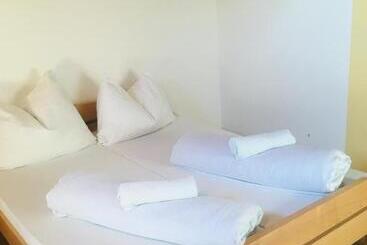 Omladinski Hotel Rostovo