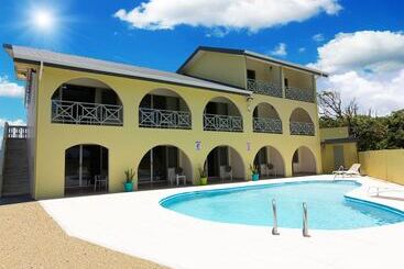 فندق فئة نجمة واحدة Ocean Winds Suite