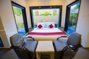 هتل Nature Village Resort