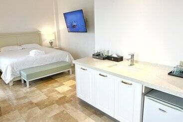 هتل Tinian Diamond