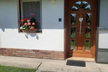 膳宿费 Rózsa Vendégház