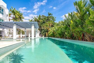 آپارتمان 201 Lake Street