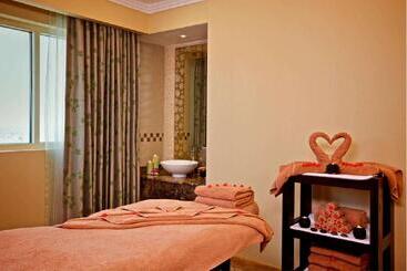 هتل آپارتمان Doubletree By Hilton Ras Al Khaimah