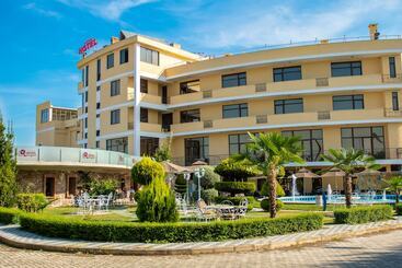 酒店 Airport  Tirana