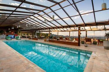 Отель Chris Park