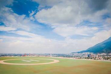 בית מלון כפרי Fiesta Inn Monterrey Tecnologico