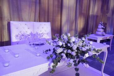 هتل Holiday Inn Express & Suites Irapuato