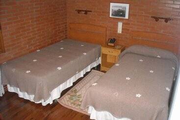 هتل Hostal Paratene