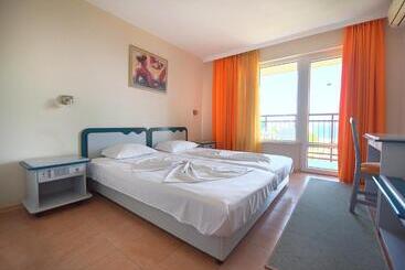 Отель Iskar & Aquapark   All Inclusive