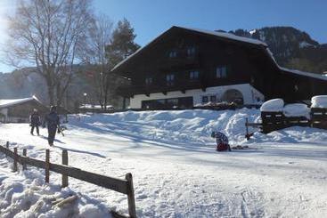 هتل Pension Karlberger