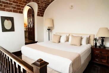 Posada Del Tepozteco   Hotel & Gallery