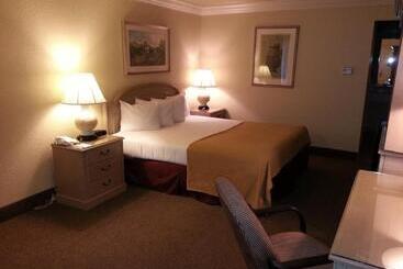 בית מלון כפרי Quality Inn & Suites Vacaville