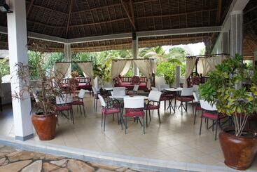 منتجع Jaz Adonia