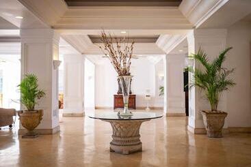 リゾートホテル Las Hadas By Brisas