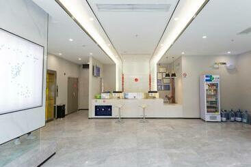 Отель 7 Days Inn Xingyi Pingdong Avenue