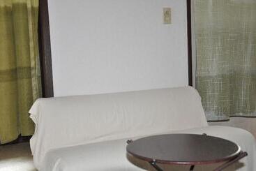 Пансион Tuktuk House