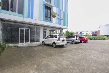 Отель Collection O The Regia Tambun