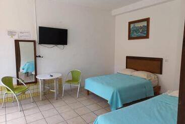 ホテル Airport Sleepy Inn