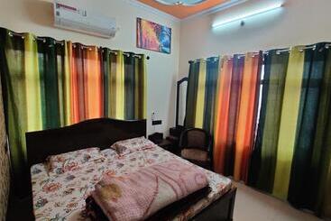 Отель Aashriwad