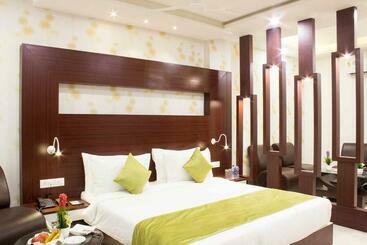 هتل Madhuvan Suites By Blues