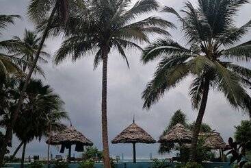 酒店 Mambo Beach Villas