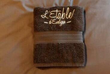 پانسیون L Etable D Evelyne