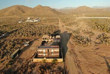 تختخواب و صبحانه Baja69 Lodge