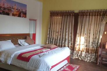 Hotel London House Resort