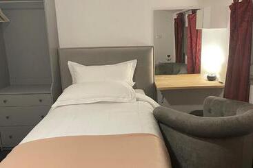 هتل Madoncas & Restaurant