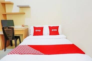 Otel Oyo Flagship 90723 Khalifi House Malang