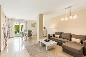 شقة Cortijo Del Mar Resort