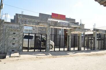 تختخواب و صبحانه Zimbo Golden Vip Lodge